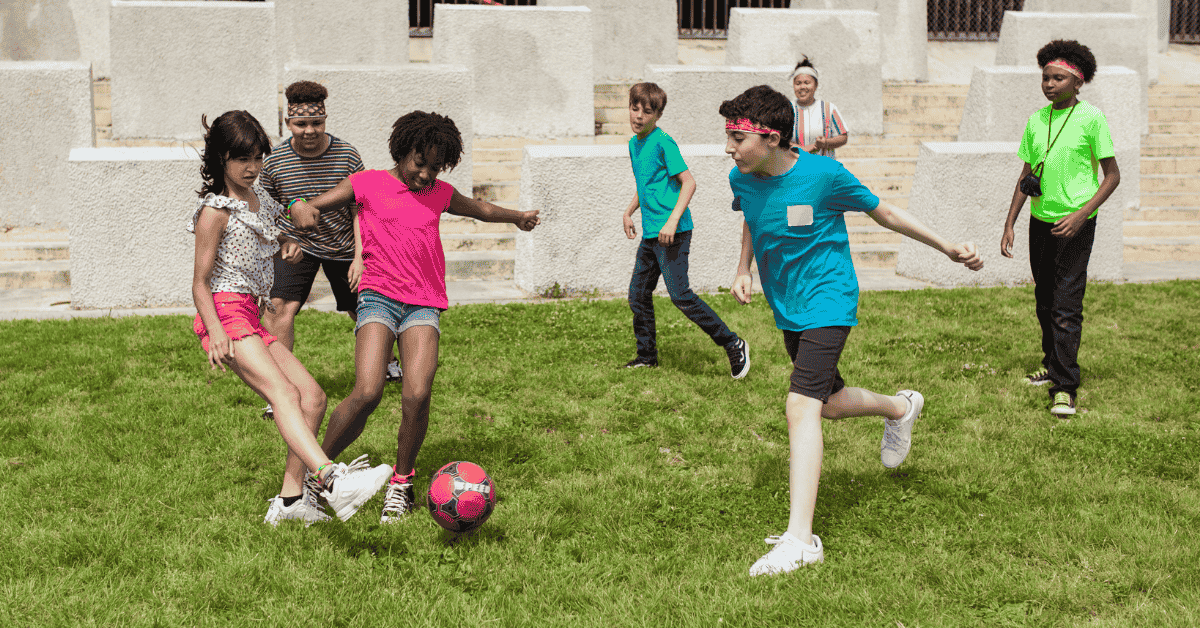 Mantener a los Niños Activos: Por Qué los Programas Deportivos Gratuitos Son Importantes para el Desarrollo Juvenil